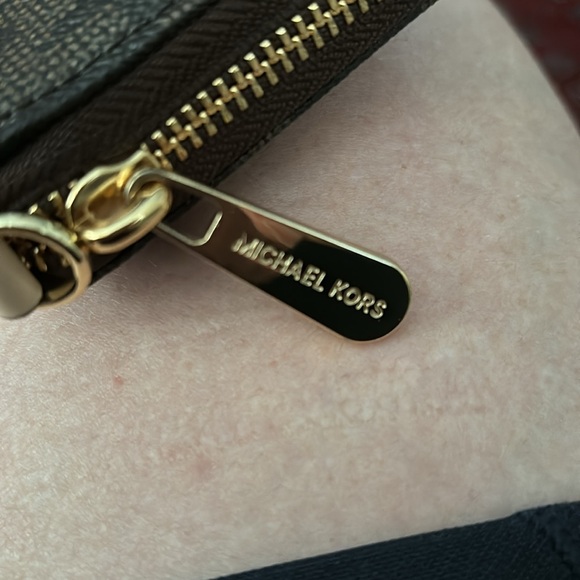 EUC Michael Kors Zippy Zip Around Long Wallet Monogram MK Logo - Picture 7 of 7